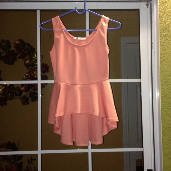 ⭕REDUCED⭕ High-Low Peplum Top