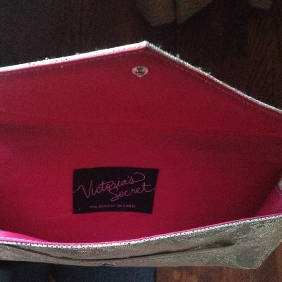 VS Silver glittery envelope clutch NWOT - Picture 2 of 2