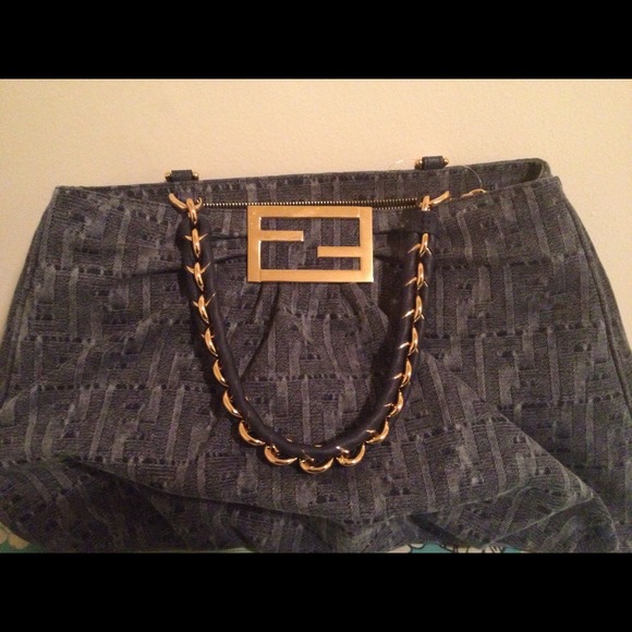 FENDI - Picture 2 of 3