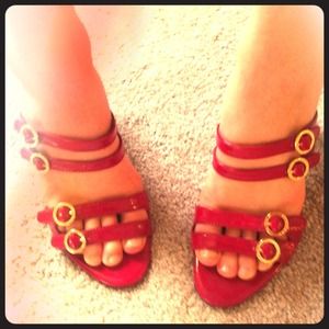 Dana Bucman pink heels!