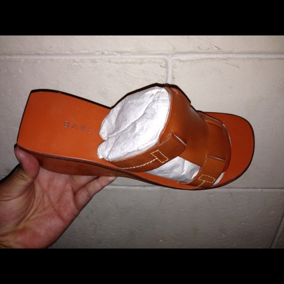 Sandal - Picture 2 of 2