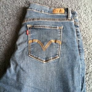 Levi's Capris