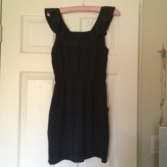 ⬇REDUCED⬇Forever 21 all black dress! 👗✨