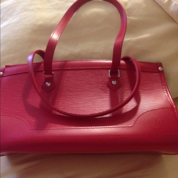 Authentic LV Epi shoulder bag
