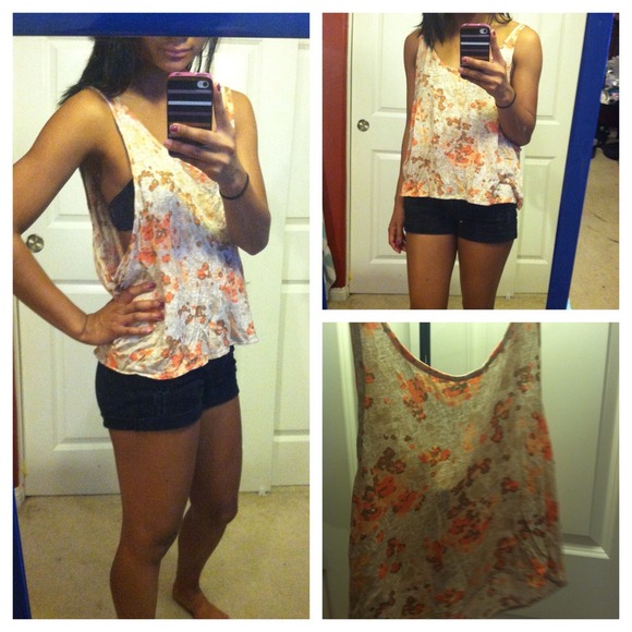 Cute Floral top perfect for summer