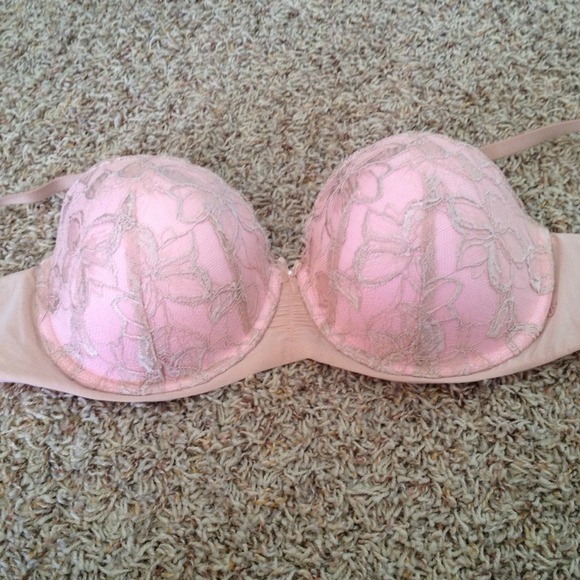Sold.   Victoria secret baloney bra. 36D