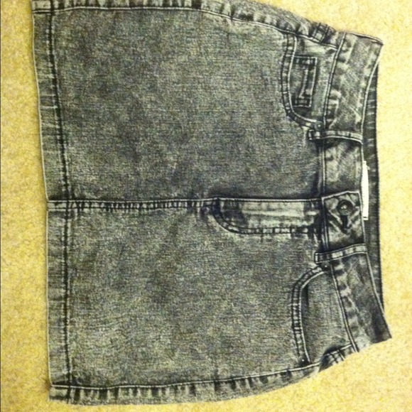 ⛔SOLD⛔Acid wash jean skirt