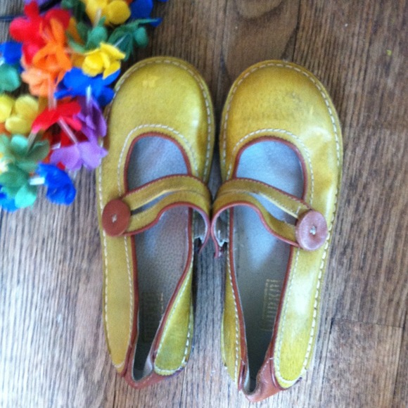 Shoes - Yellow comfort flats. Black trench, red stone ear