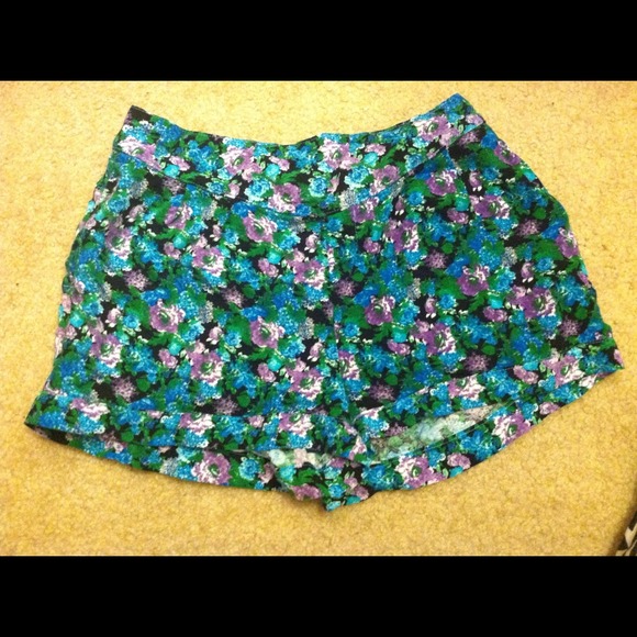 Floral cotton shorts