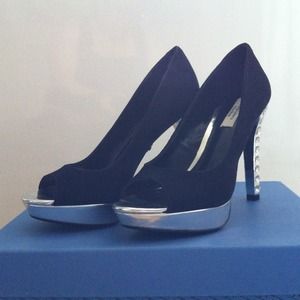 SimplyVera by Vera Wang size 6 High heels