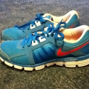 Nike electric blue running shoes