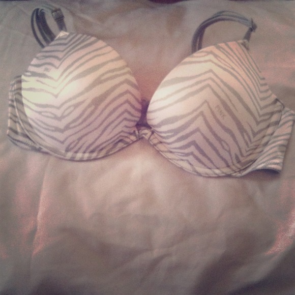 🚫 SOLD 🚫💕 NEW PINK VICTORIA SECRET BRA 💕