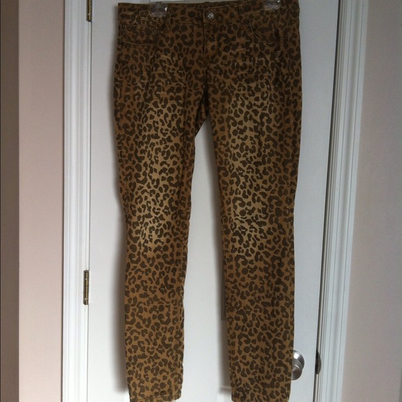 💰Tan & Brown "Almost Famous" Long Jeans