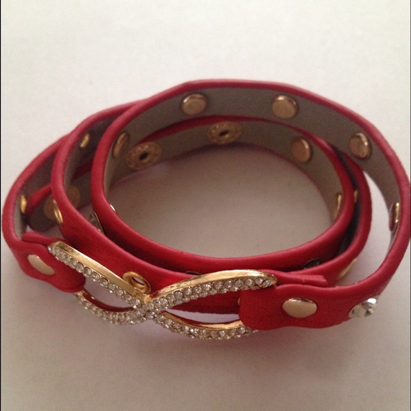 Red Lightning - Picture 3 of 4