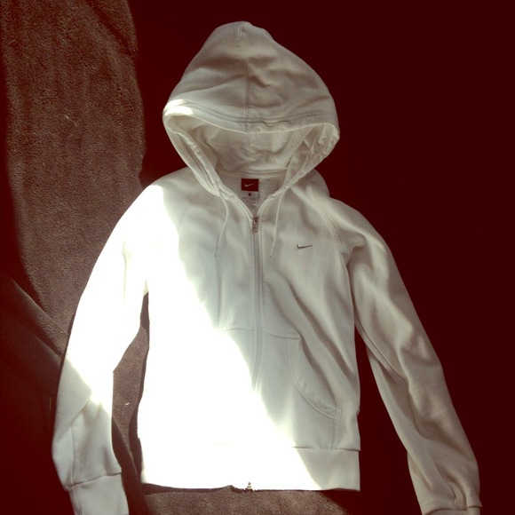✋BUNDLED❗White Nike Sweatshirt
