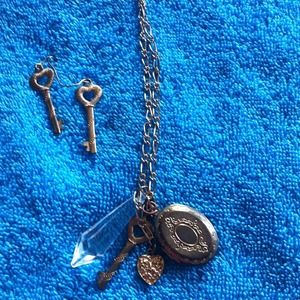 Long necklace and earrings