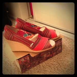 TOMS Wedge Lina - BrandNew