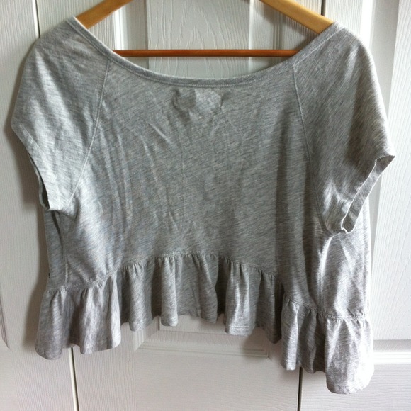 Open ruffle shirt - Picture 3 of 3