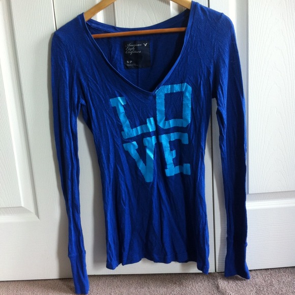 Long sleeve v-neck - Picture 1 of 3