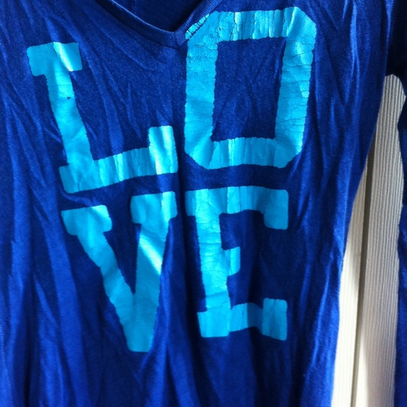 Long sleeve v-neck - Picture 2 of 3