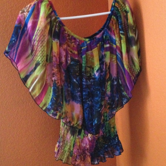 💢SOLD💢 Lovely blouse perfect for spring !