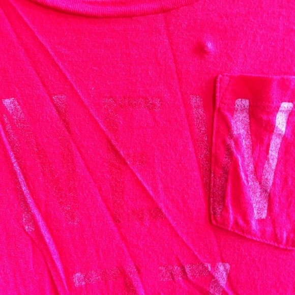 Dark pink tee. - Picture 2 of 4