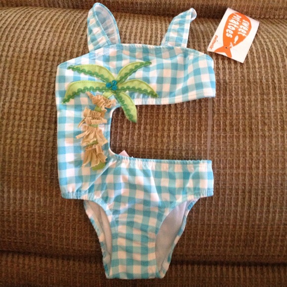 💥💥price reduced💥💥Toddler swimsuit! Adorable!