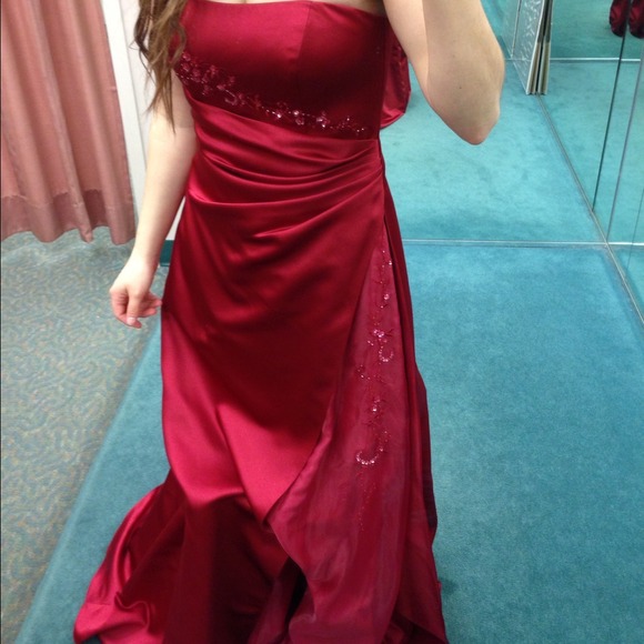 Apple red Prom or Bridesmaid dress - Picture 2 of 4