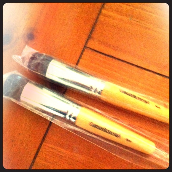 Two brushes for @shaybreezy
