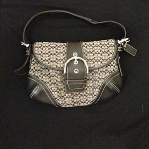 Price ⬇Coach authentic black & black small satchel