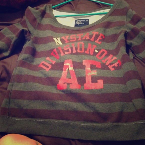 American Eagle sweater