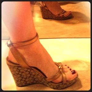 Authentic COACH Cathleen Gold Sandals 8