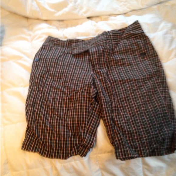 **Sold to tbeaner***Old Navy mid rise shorts.