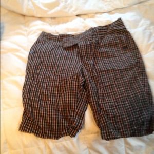 **Sold to tbeaner***Old Navy mid rise shorts.