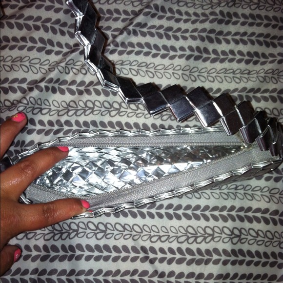 Authentic hand woven zippered purse - Picture 2 of 3