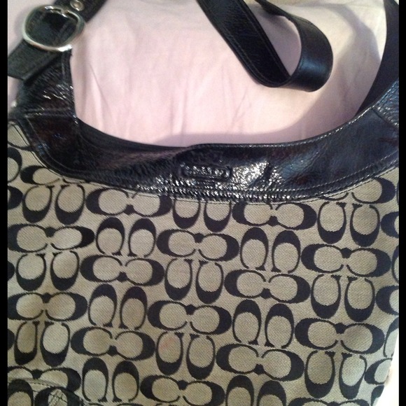 Traditional C Black Coach print purse