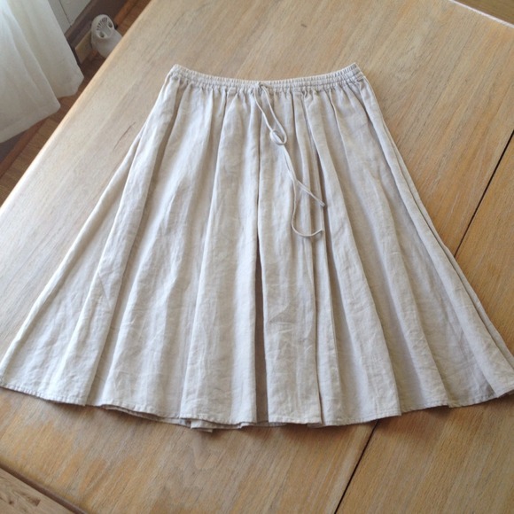 SOLD in Bundle 💕SALE💕Breezy Linen Skirt - Picture 3 of 4