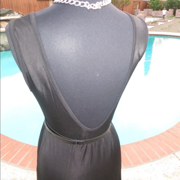 New black backless Maxi - Picture 2 of 3