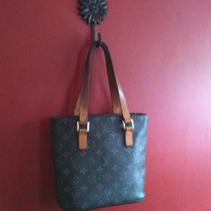 Authentic LV bucket handbag