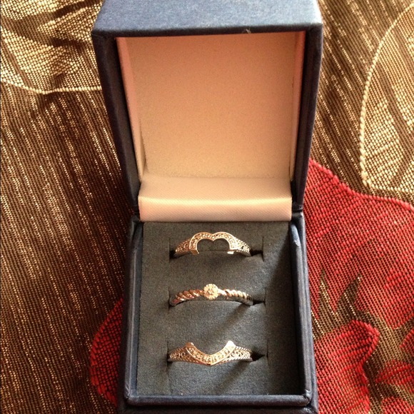 ❤BUNDLED!!!❤Stacking Diamond rings trio-set💍 - Picture 2 of 4