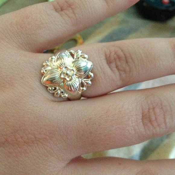 Flower ring