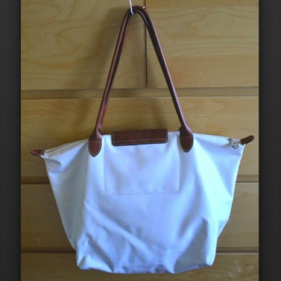SOLD! White medium Le Pliage Longchamp tote - Picture 4 of 4