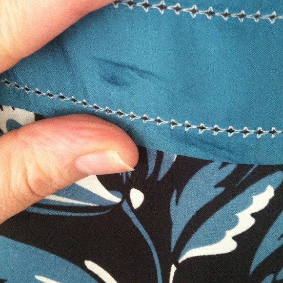 🎈REDUCED🎈Ann Taylor Loft blouse size 4P - Picture 3 of 4