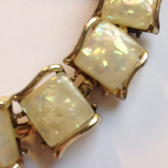 💢SOLD IN BUNDLE💢Vintage Bracelet - Picture 2 of 4