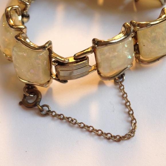 💢SOLD IN BUNDLE💢Vintage Bracelet - Picture 3 of 4