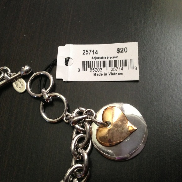 **SOLD**Toggle bracelet - Picture 3 of 3