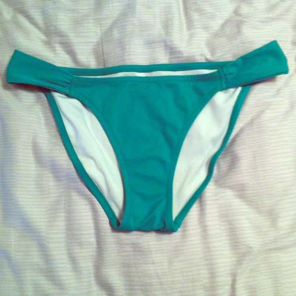🚫🚫🚫🚫SOLD🚫🚫🚫🚫Victoria's Secret swim bottom
