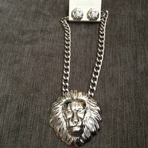 Silver lion head necklace and earrings