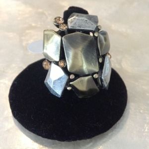 BNWT! Mixed Metal and Stone Stretch Ring
