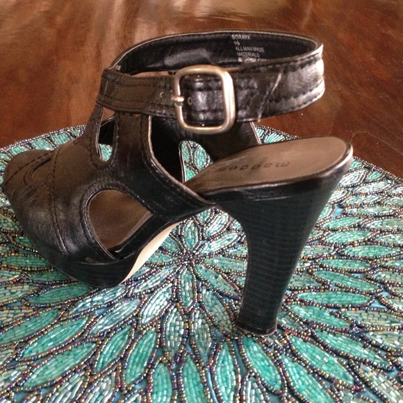 Black scrappy platform heels. Gorgeous! - Picture 3 of 3
